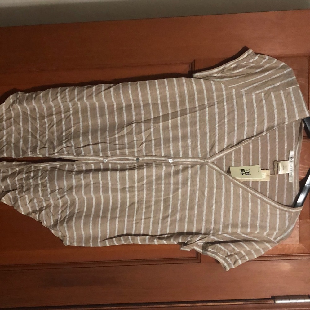 NWT Max Studio Linen Large top